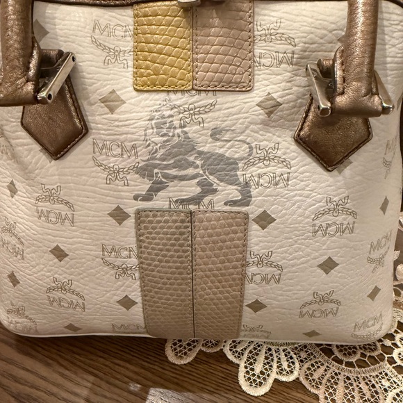 MCM Princess Lion Handbag - Picture 13 of 15